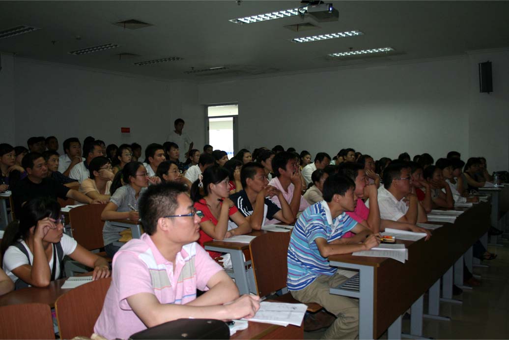 华东师范大学08秋季新生开学典礼[9-18]